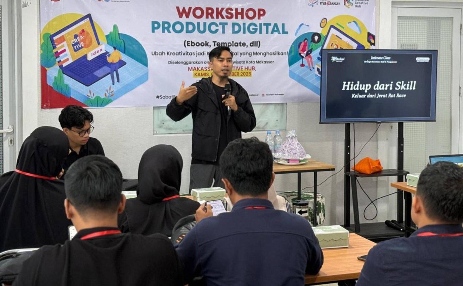 Kreator Muda Makassar Dilatih Hasilkan Produk Digital Bernilai Ekonomi Melalui Workshop Product Digital