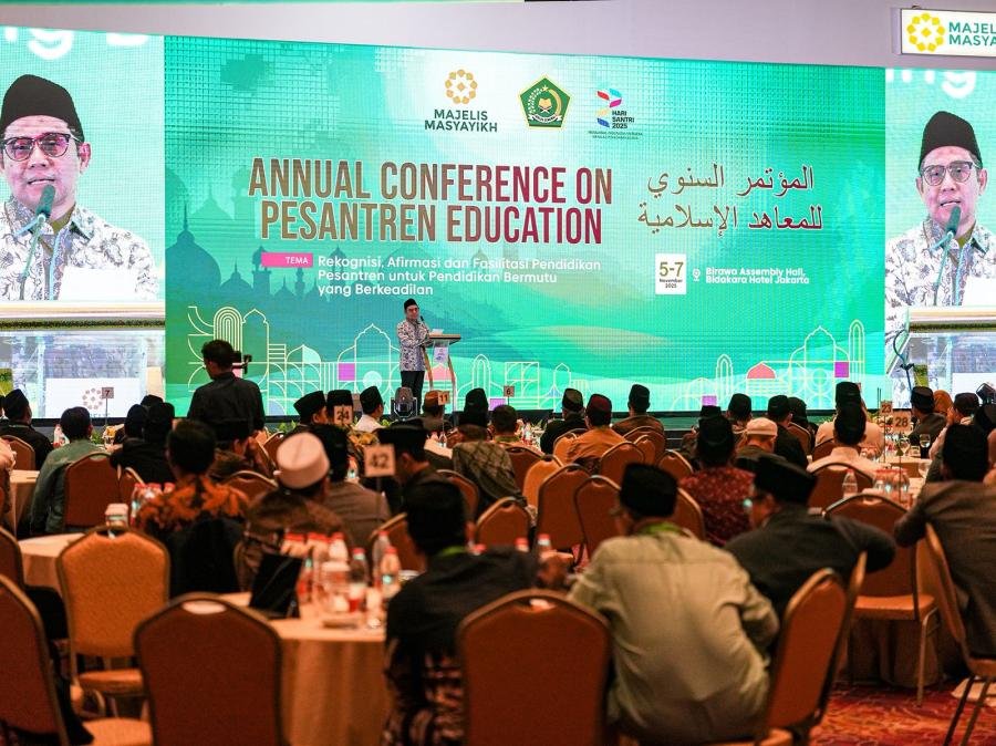 Menko Pemberdayaan Masyarakat Hadiri Konferensi Pendidikan Pesantren bersama Majelis Masyayikh se Indonesia