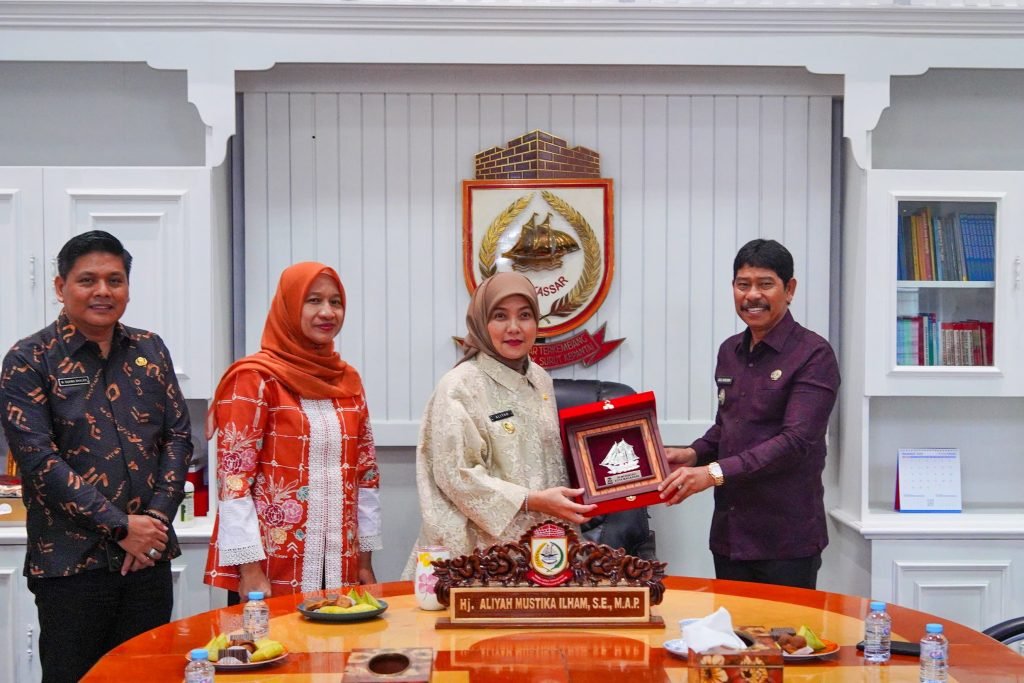 Bahas Inovasi Sosial Kota Makassar, Aliyah Mustika Ilham Terima Rombongan PPU