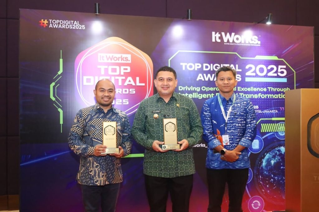 Pemkot Makassar Sukses Meraih Penghargaan Tertinggi Top Digital Awards 2025