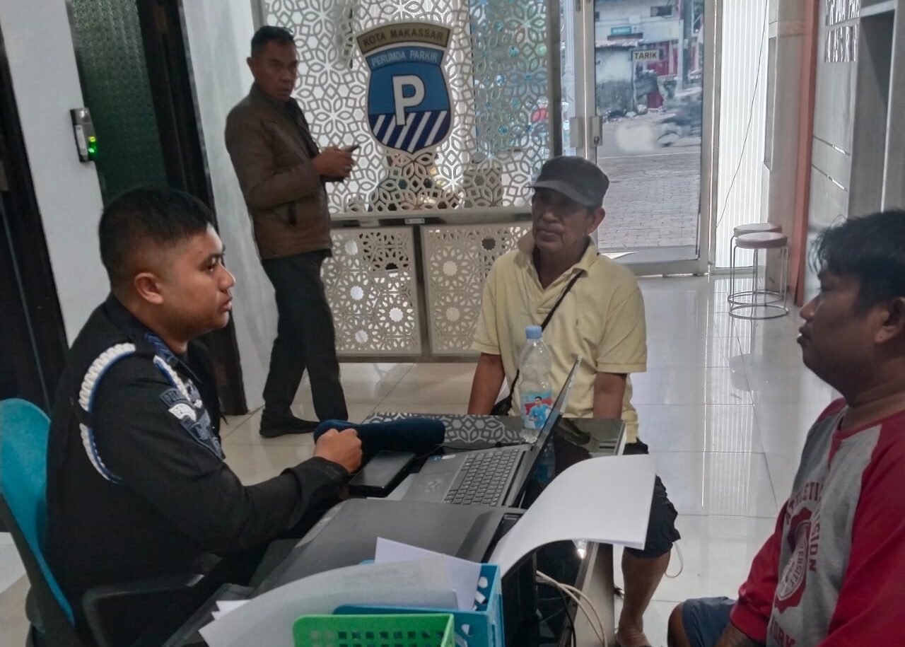 Ciptakan Kenyamanan, Perumda Parkir Makassar Gencar Tertibkan Parkir Liar
