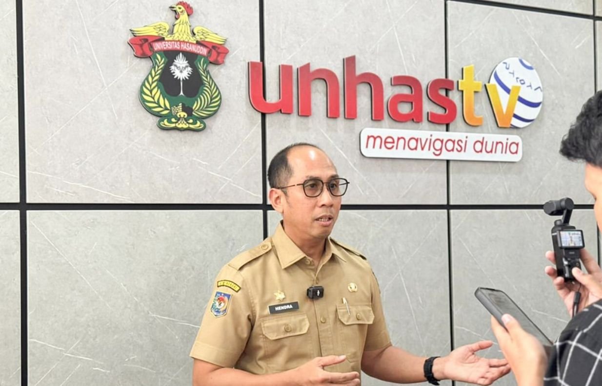 Pariwisata Bukan Sekadar Destinasi, Kadispar Makassar Paparkan Visi 2026 di Podcast Unhas TV