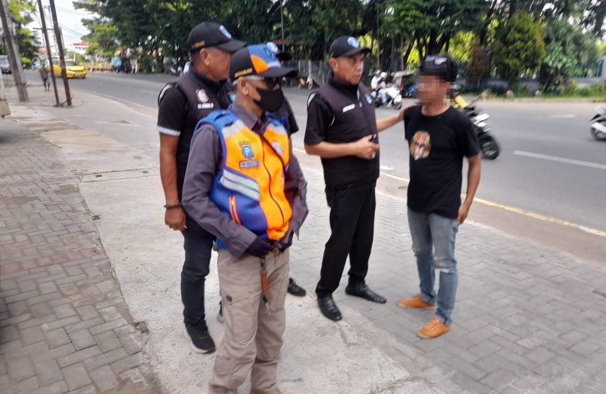 TRC Perumda Parkir Makassar Tertibkan Jukir Liar di Lokasi Pelanggan Parkir Bulanan