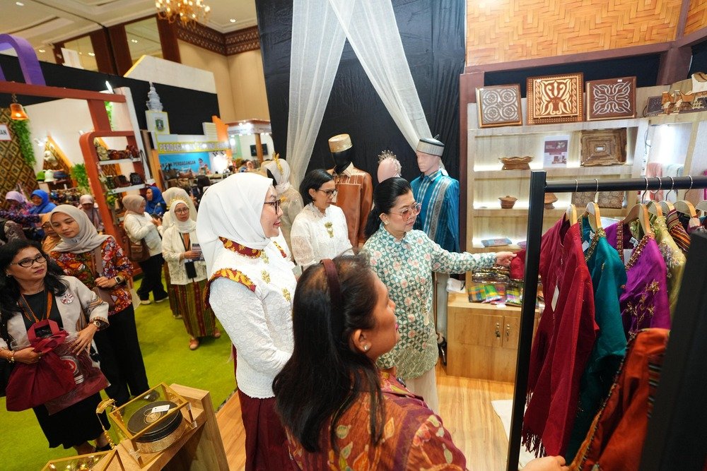 Perempuan Desainer Sulsel Tampil di INACRAFT 2026, Angkat Kriya dan Wastra Lokal