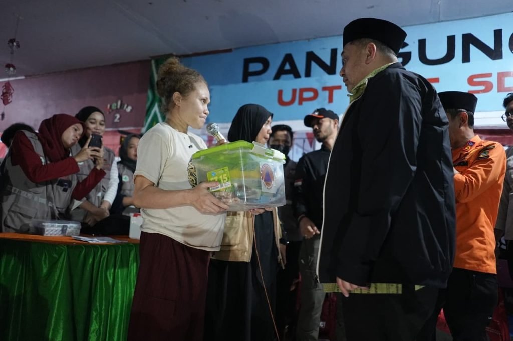 Tengah Malam di Biringkanaya, Wali Kota Kawal Langsung Penanganan Banjir