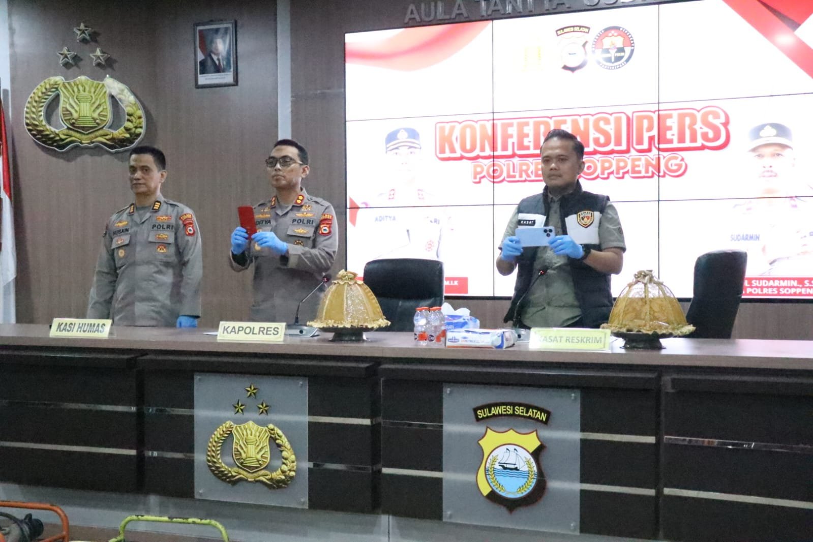 Polres Soppeng Gelar Press Release Pengungkapan Kasus Pencurian, Empat Pelaku Diamankan