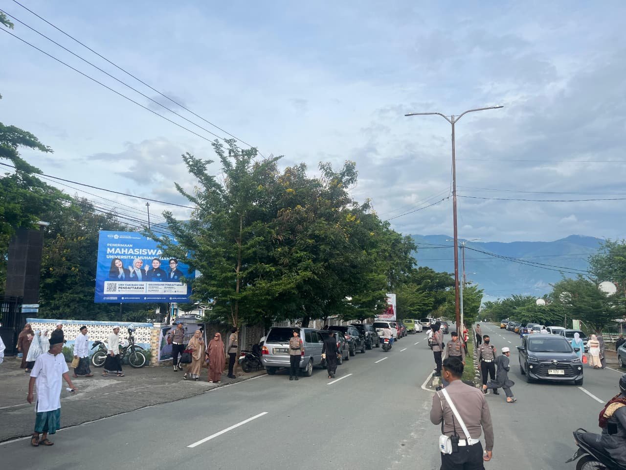 Pastikan Kelancaran Ibadah, Personel Polda Sulteng Amankan Sejumlah Titik Sholat Ied Muhammadiyah Di Kota Palu