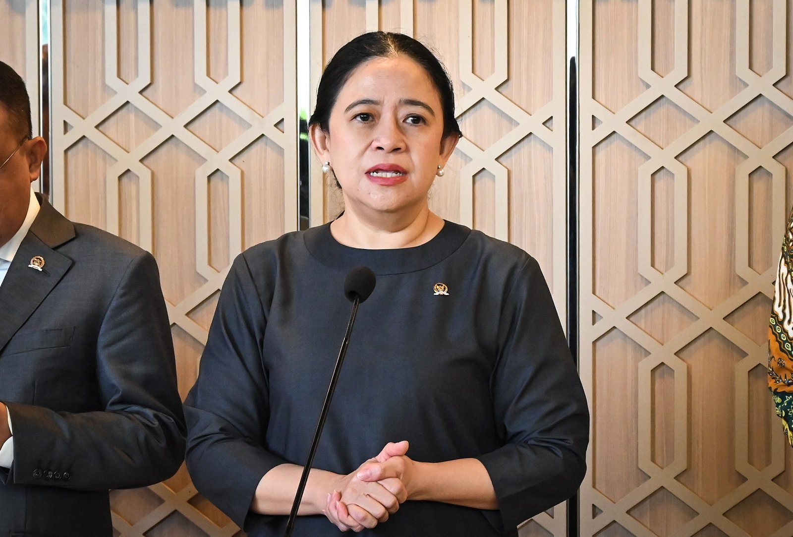 Berduka Bagi Korban Kecelakaan KRL, Puan: Keamanan Jalur Kereta Harus Diperbaiki!