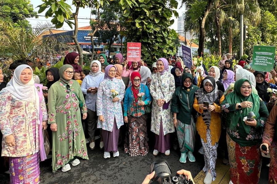 Rustini Muhaimin Pimpin Aksi “Return to Family” di Surabaya, Serukan Hari Kartini 2026