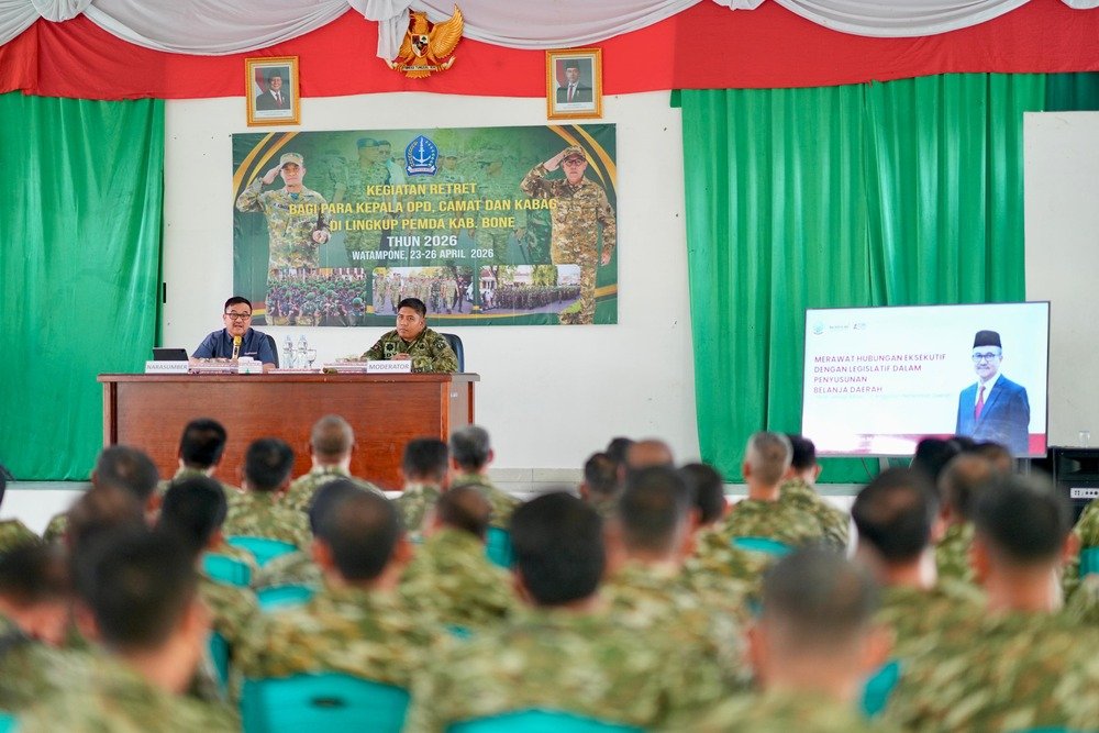 Sekda Sulsel Dorong Sinergi Eksekutif dan Legislatif Perkuat Tata Kelola Di Retret Pemkab Bone