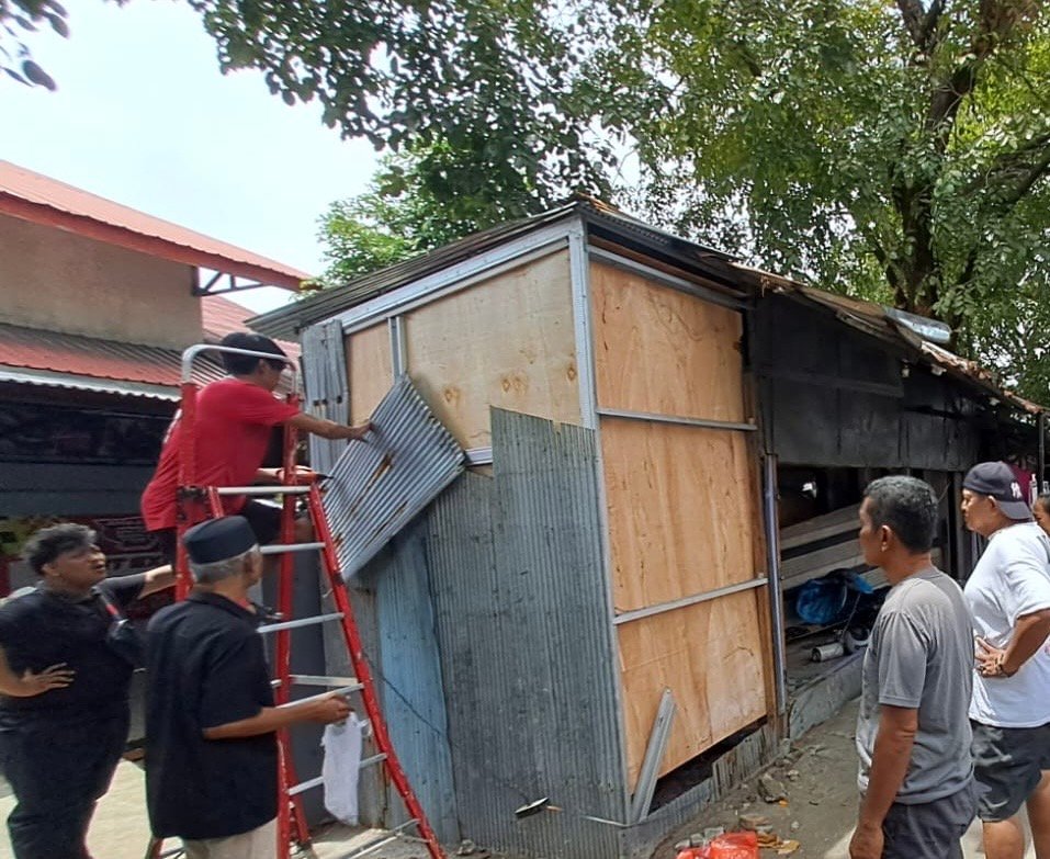 Tiga Lapak di Tallo Akhirnya Ditertibkan, Berdiri 5 Tahun di Atas Drainase