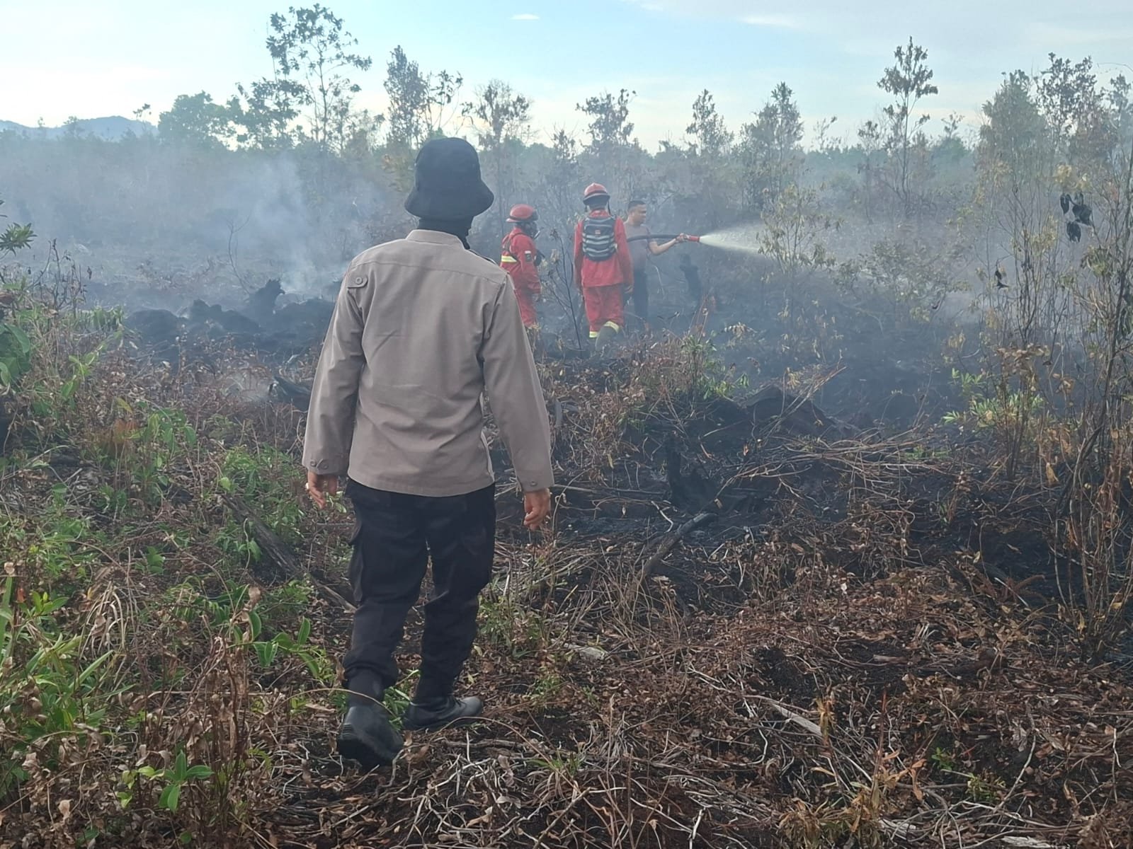 Polres Singkawang Gerak Cepat Cek Titik Api, Cegah Karhutla Meluas Di Singkawang Selatan