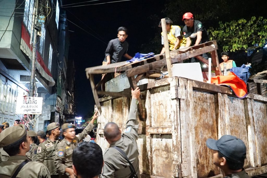 Jalan Veteran Utara Kini Mulai Steril dari Aktivitas Bongkar Muat dan PKL