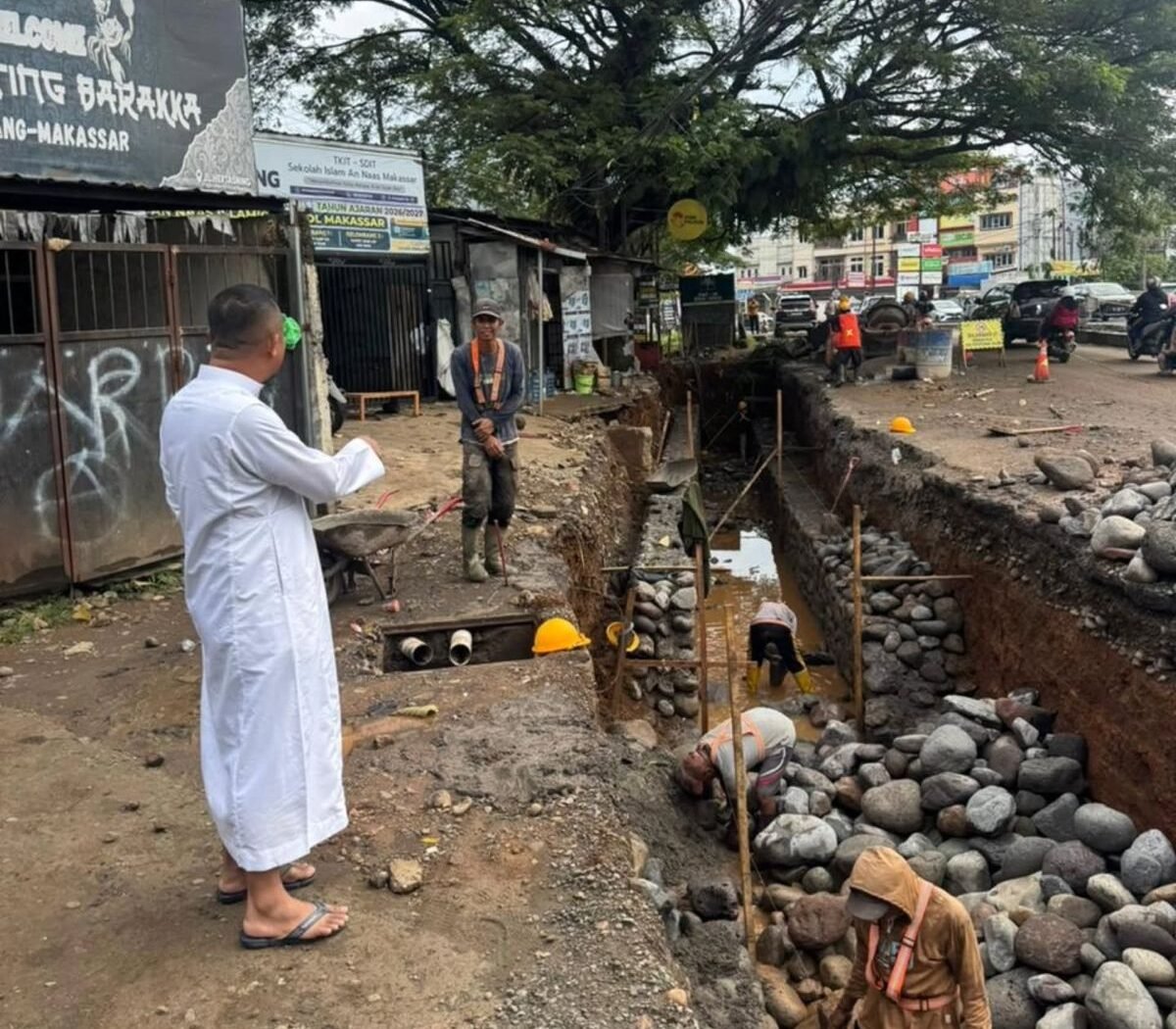 Drainase Diperbesar untuk Atasi Genangan, Gubernur Sulsel Tinjau Progres Jalan Hertasning