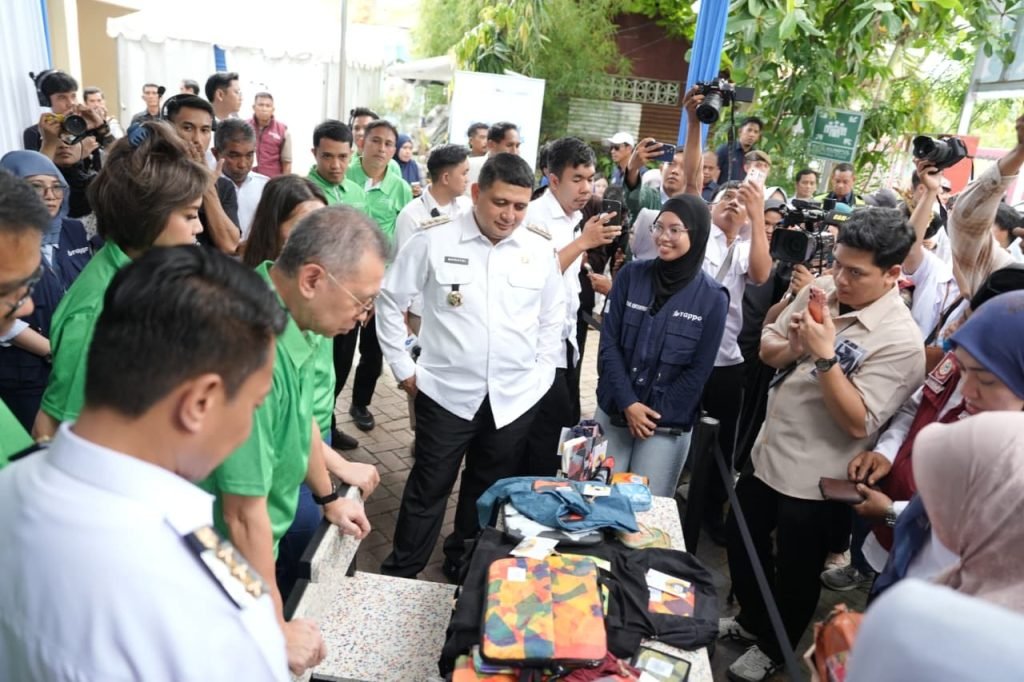 Sampah Disulap Jadi Produk Bernilai Tinggi, Munafri: Ekonomi Sirkular Bergerak di Makassar