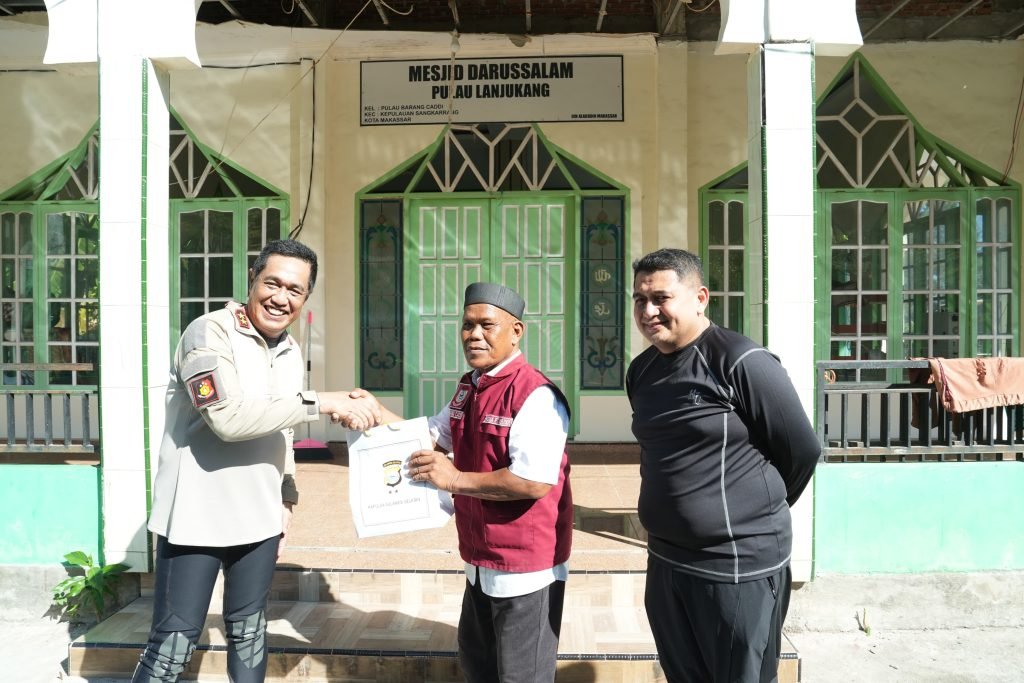 Kapolda Sulsel dan Munafri Kompak Ajak Warga Jaga Ekosistem Laut Pulau Lanjukang