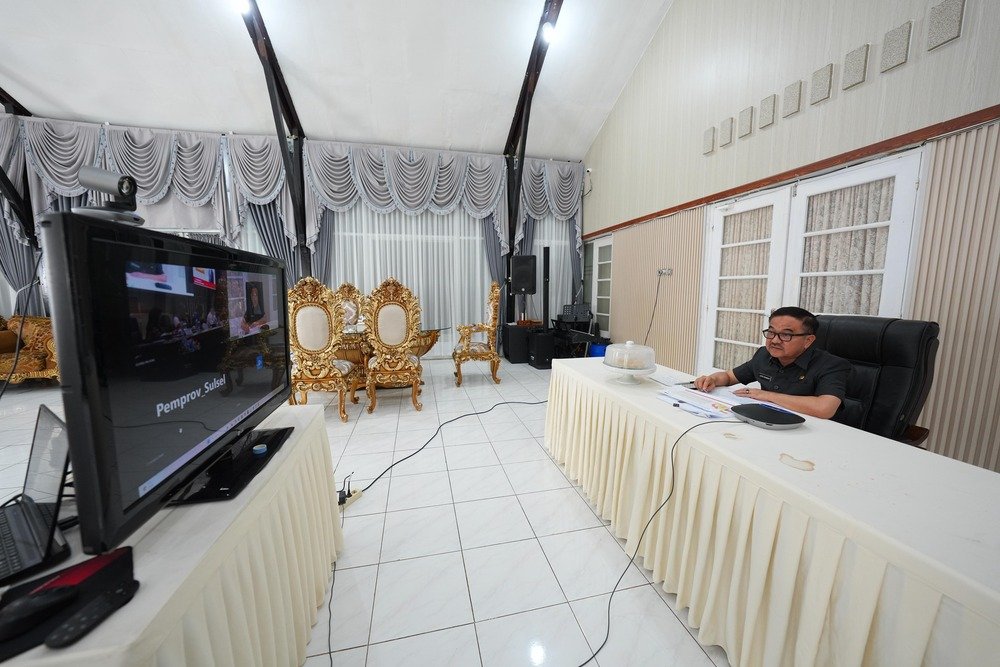 Sekda Sulsel Sampaikan Lima Arahan Gubernur pada High Level Meeting TPID Zona II