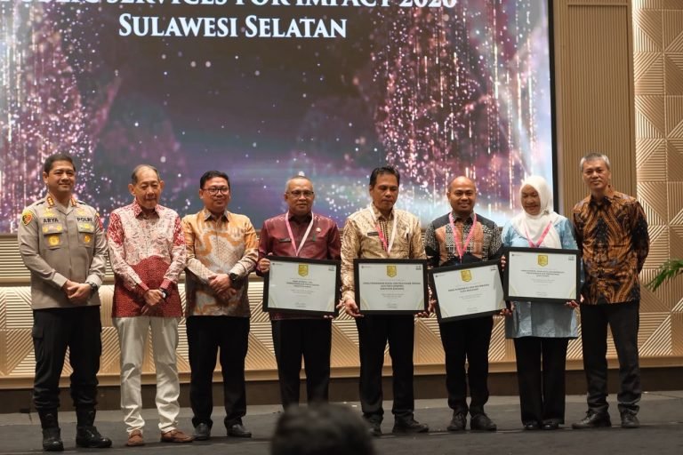 Diskominfo Makassar Diguyur Penghargaan Public Service of the Year Sulsel 2026