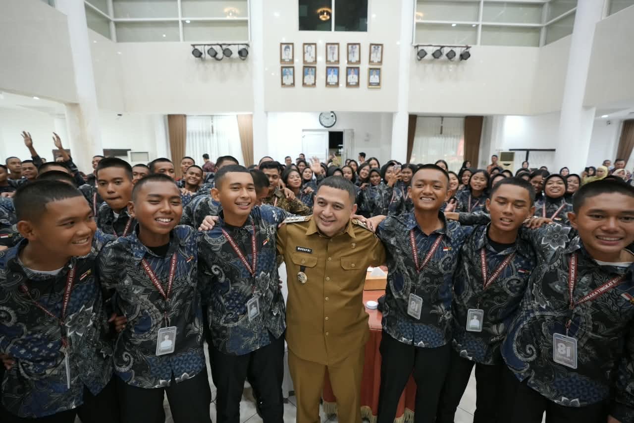 Disiplin dan Kekompakan, Wali Kota Munafri Apresiasi 70 Paskibraka Makassar