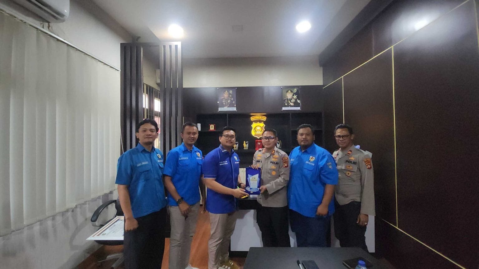 KNPI OKU Timur Apresiasi dan Anugerahkan Penghargaan Kepada Kapolres