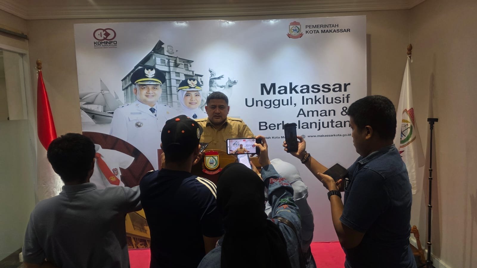 Prihatin Kabut Asap, Appi Instruksikan Dinas Bagi Masker Gratis ke Siswa dan Kelompok Rentan