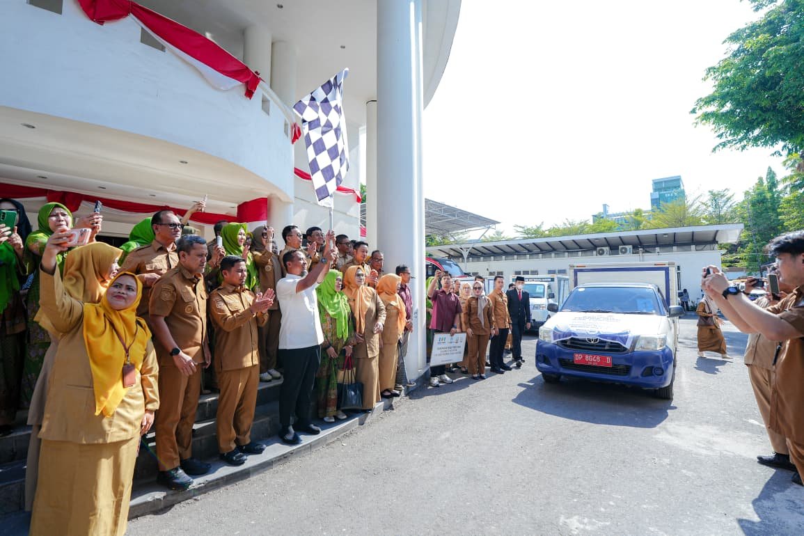 Perkuat Gizi Anak, Gubernur Sulsel Lepas Distribusi Bantuan Susu untuk 24 Kabupaten/Kota