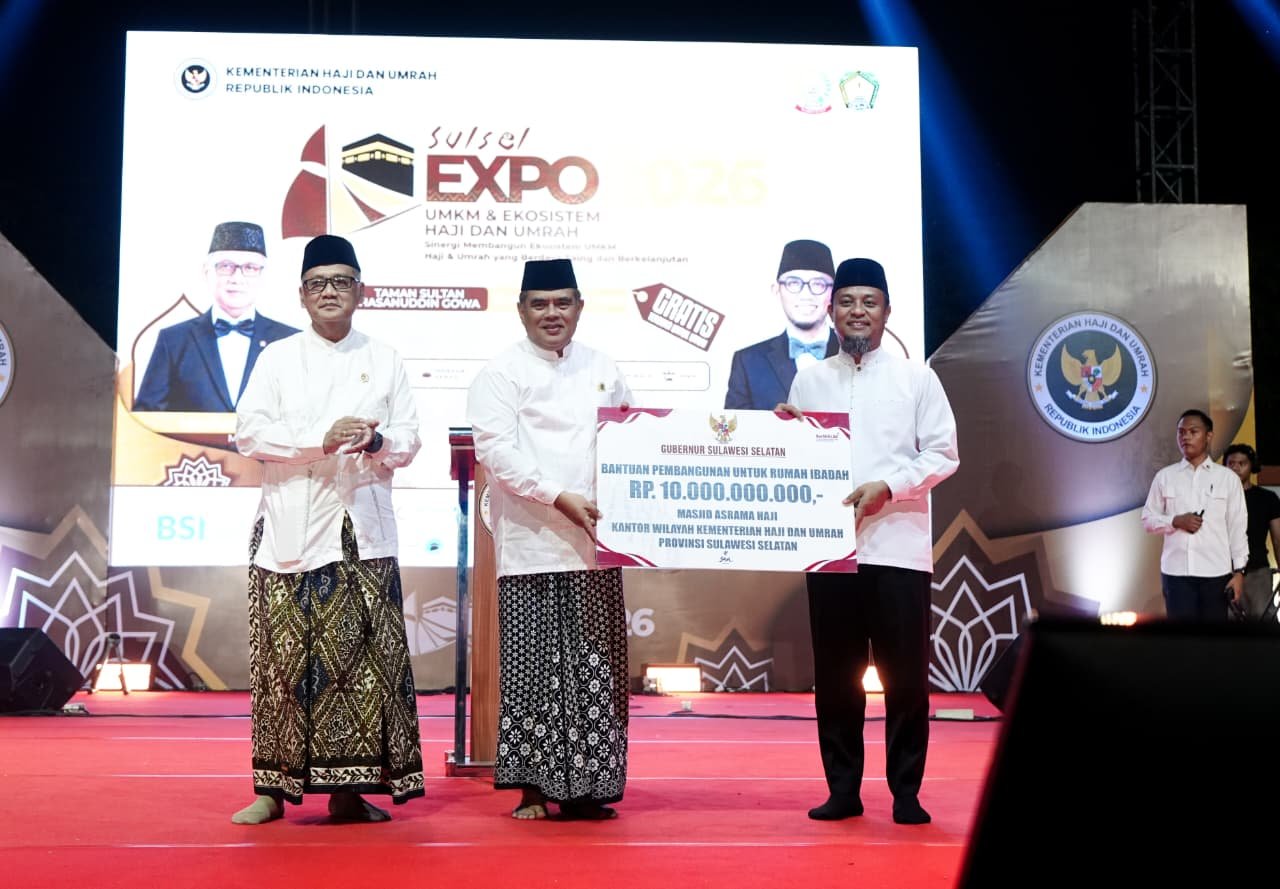 Gubernur Sulsel Serahkan Rp10 Miliar untuk Pembangunan Masjid Asrama Haji