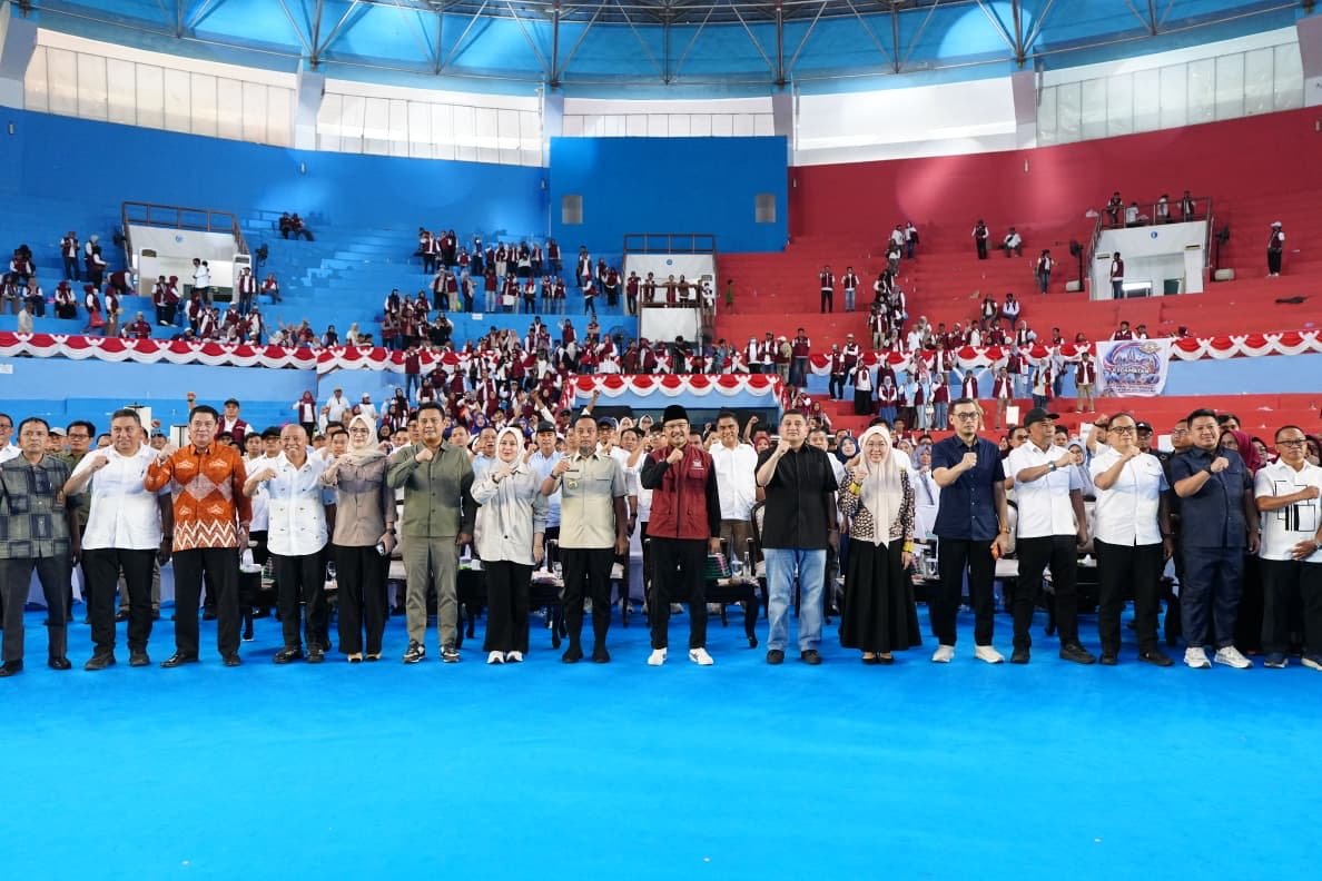 Wali Kota Munafri Dampingi Mensos RI Luncurkan Gerakan Peduli Tetangga